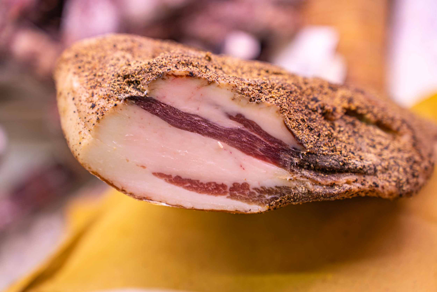 Guanciale stagionato artigianale pezzo intero sottovuoto — Lu Pizzicarolo, Papigno