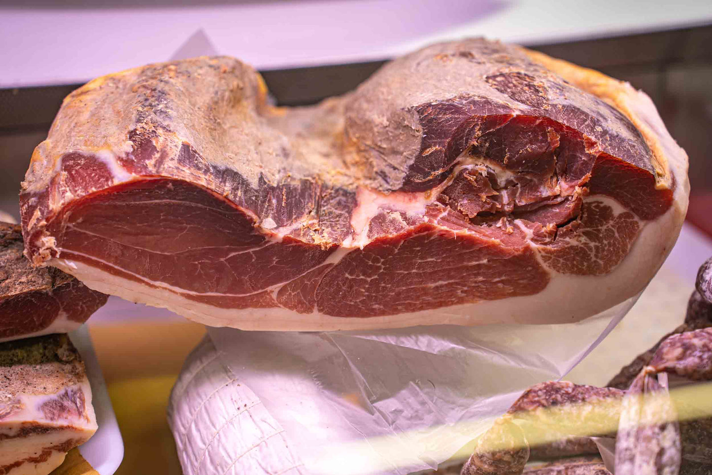 Prosciutto crudo artigianale umbro a trancio sottovuoto — Lu Pizzicarolo, Papigno