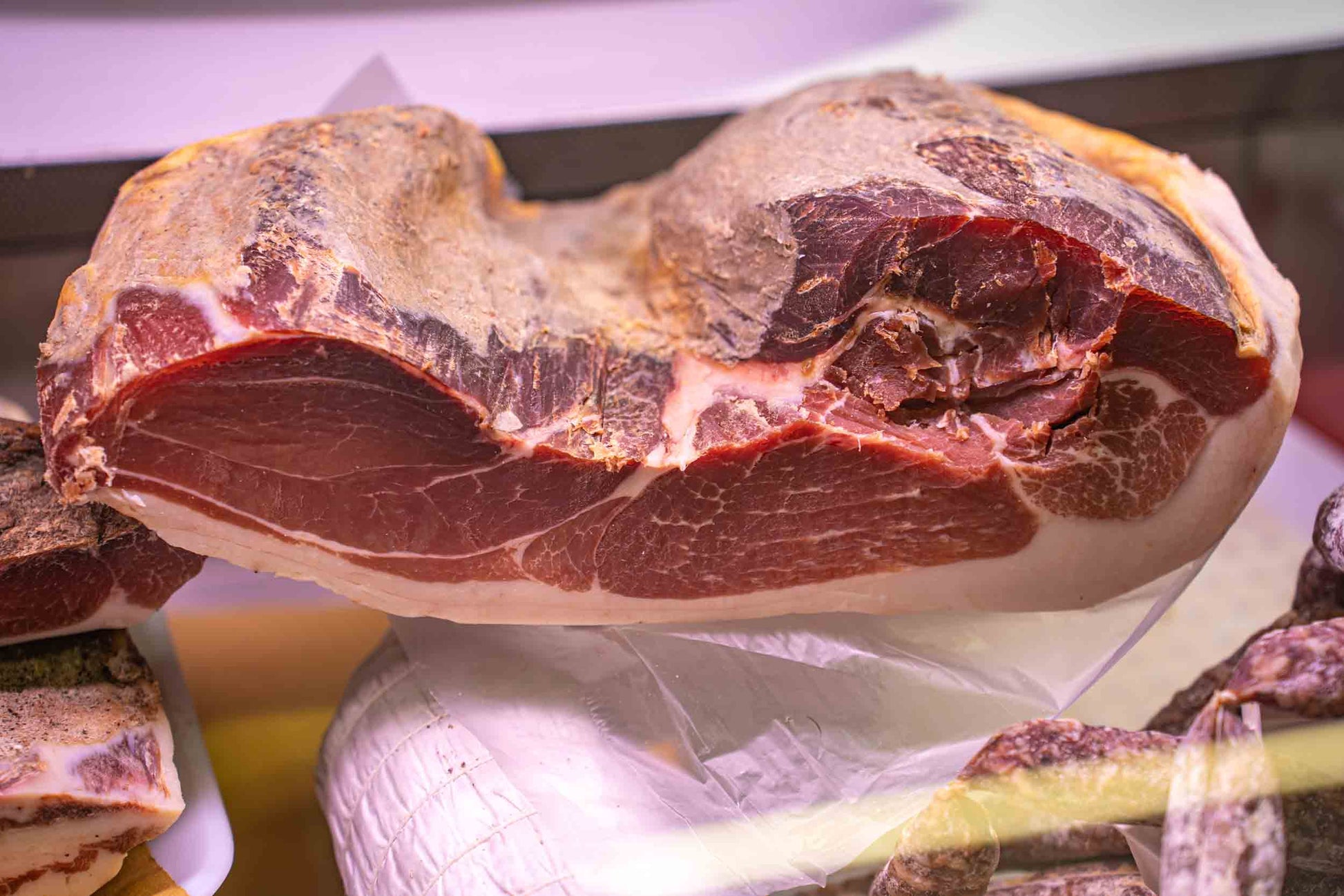 Prosciutto crudo artigianale umbro a trancio sottovuoto — Lu Pizzicarolo, Papigno