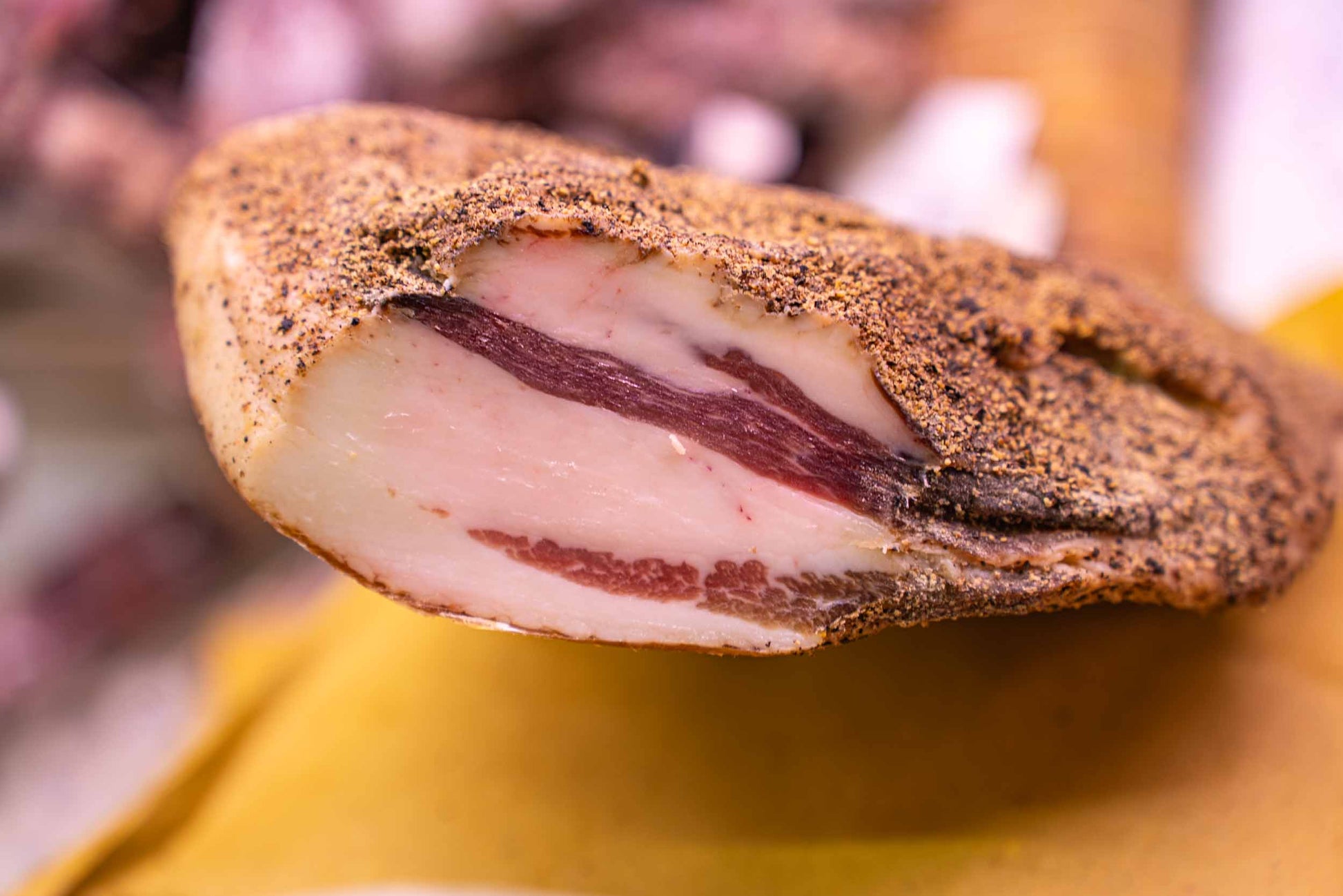 Guanciale stagionato artigianale pezzo intero sottovuoto — Lu Pizzicarolo, Papigno