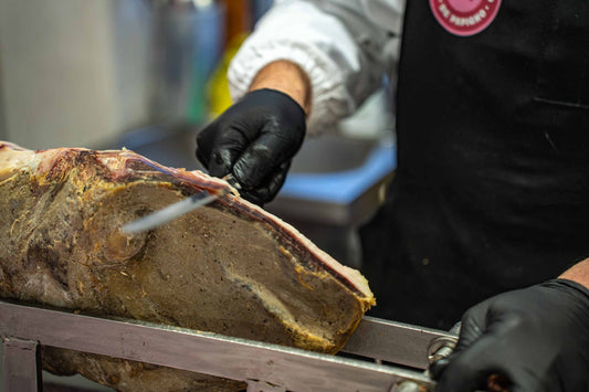 Spalletta stagionata umbra affettata al coltello sottovuoto — Lu Pizzicarolo, Papigno